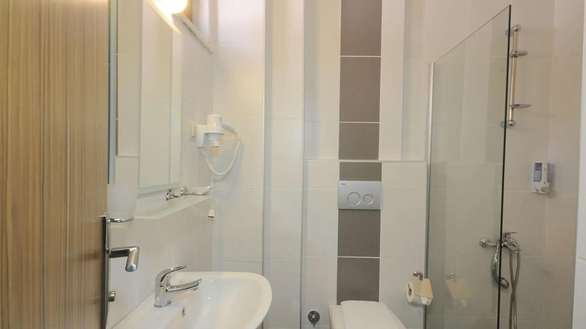 Hotel Kent Studyo Icmeler Turkey